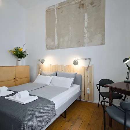 Ground Floor Apartment Lal *