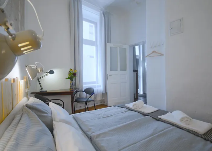 Ground Floor Lal * ברלין