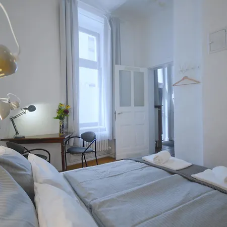 Ground Floor Apartment Lal * Berlin