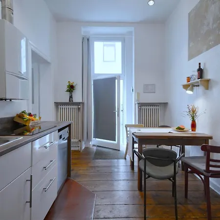 Apartman Courtyard *