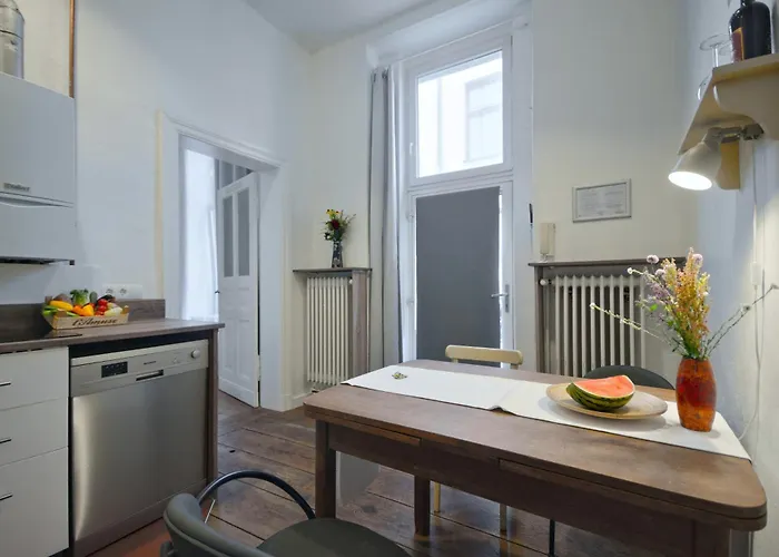 Ground Floor Lal Berlin